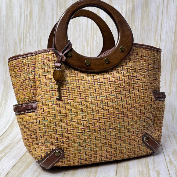 Fossil Woven Wood Handle Leather Detailed Hand Bag w/ Multi Color InnerWoven - Picture 4 of 17
